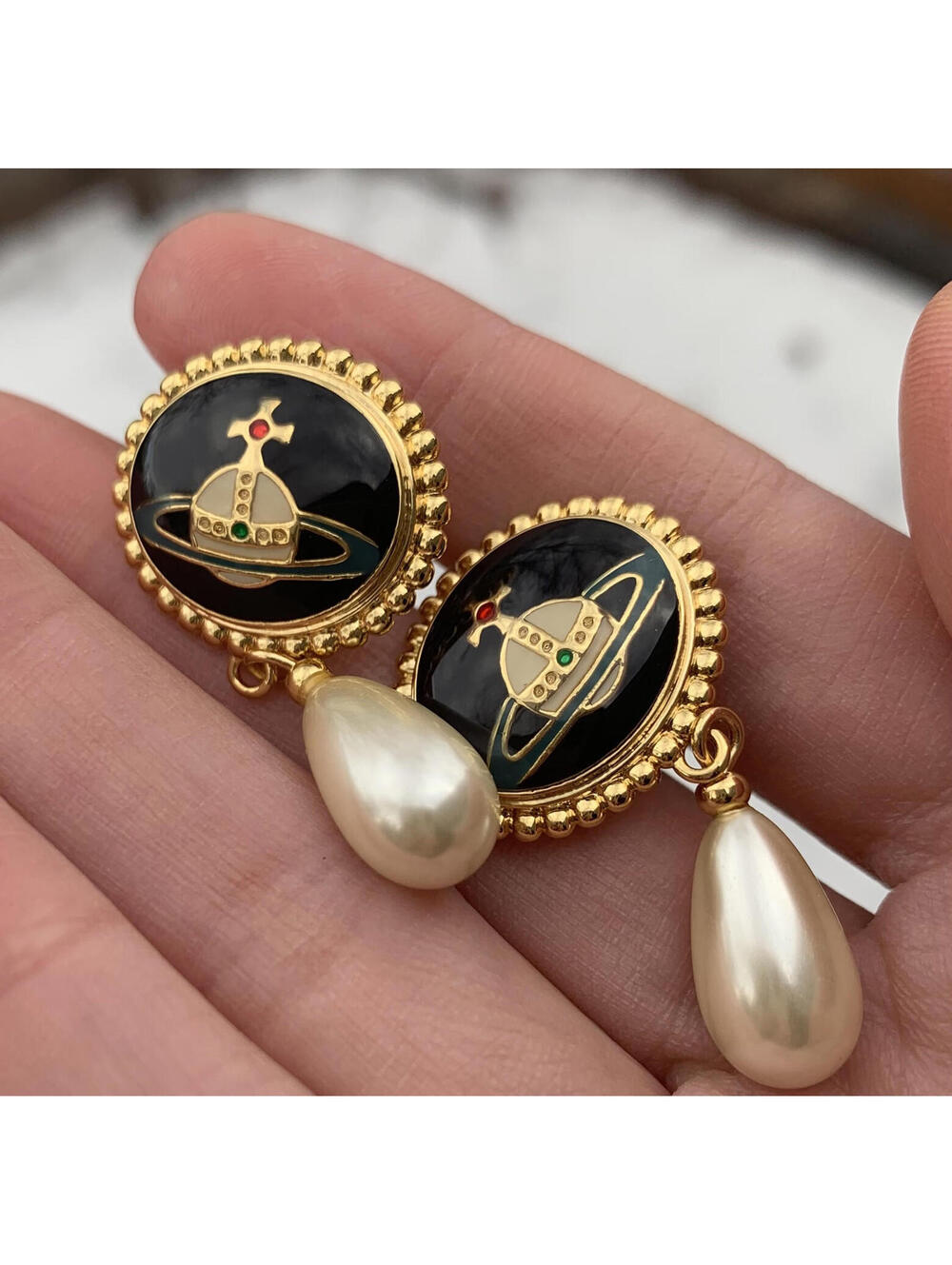 Vivienne Westwood Orb Enamel Button Pearl Earrings Gold Black Studs Earring n